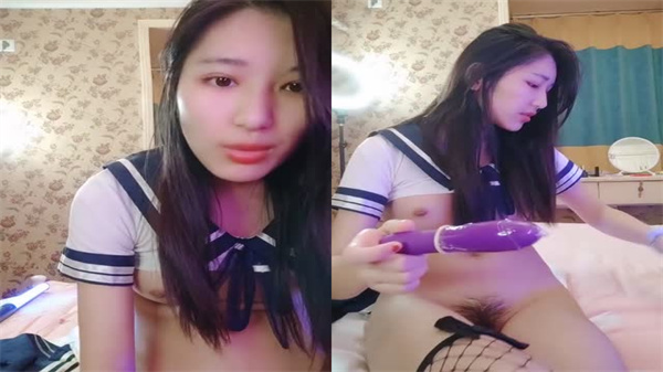 极品美少女表情淫荡欲火难耐,饥渴扭腰道具自慰高潮喷水!